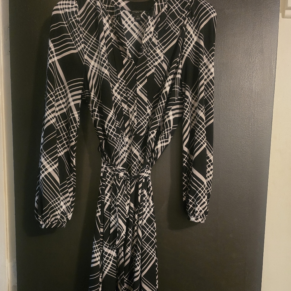 Ann Taylor Black & White Geometric Wrap Dress - Long Sleeve